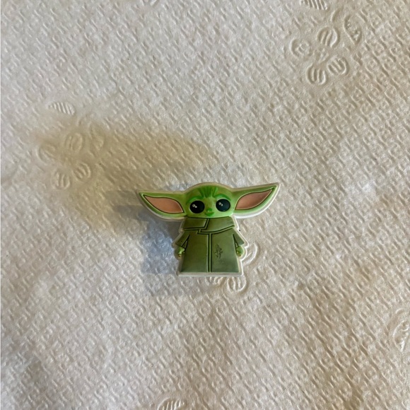 Green Baby Alien Pin - Picture 2 of 3
